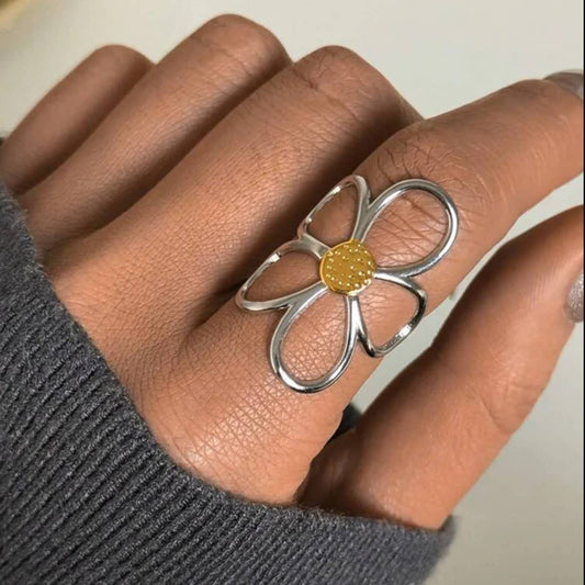 18K STAINLESS STEEL TARNISH FREE FLOWER RINGS | 40R123: Silver