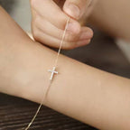 18K STAINLESS STEEL TARNISH FREE CROSS BRACELET | 40B5201: Silver