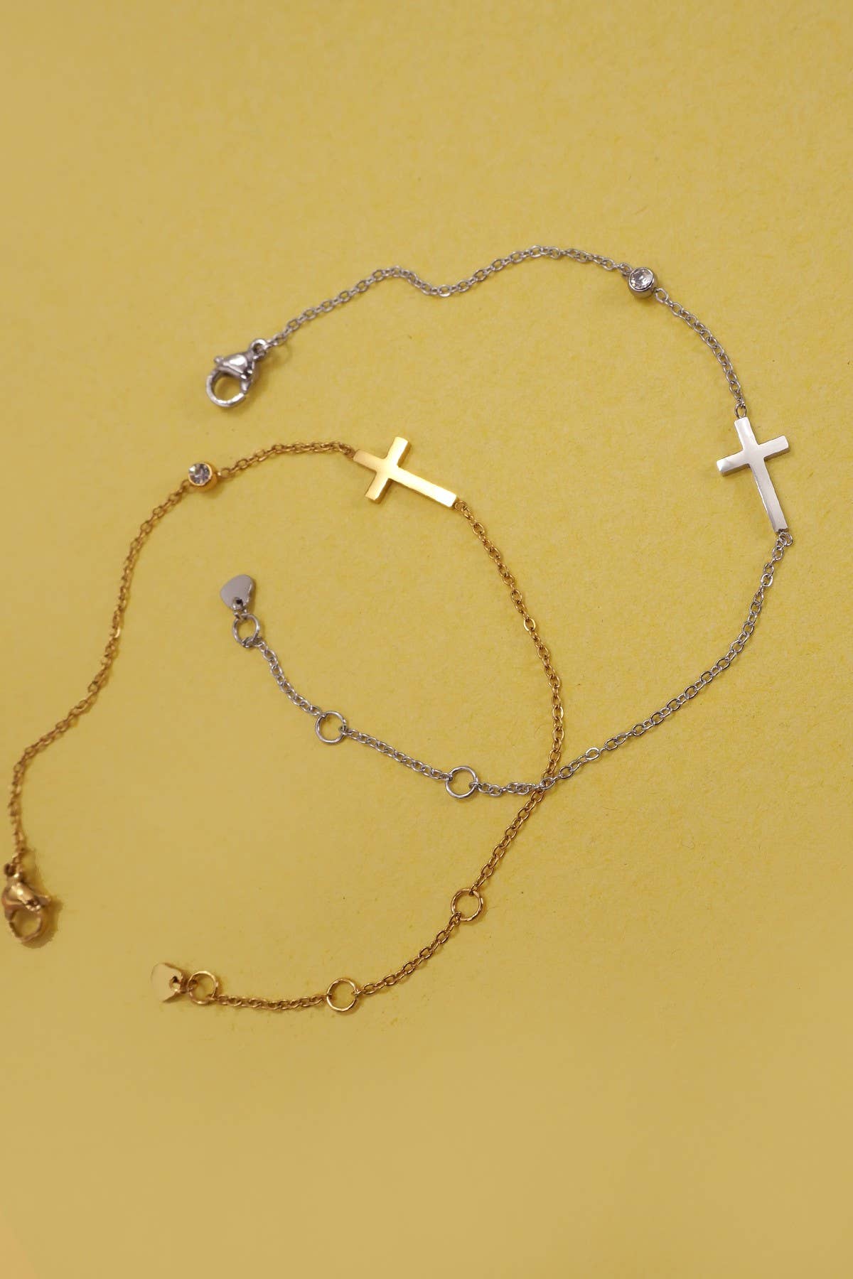 18K STAINLESS STEEL TARNISH FREE CROSS BRACELET | 40B5149: Gold