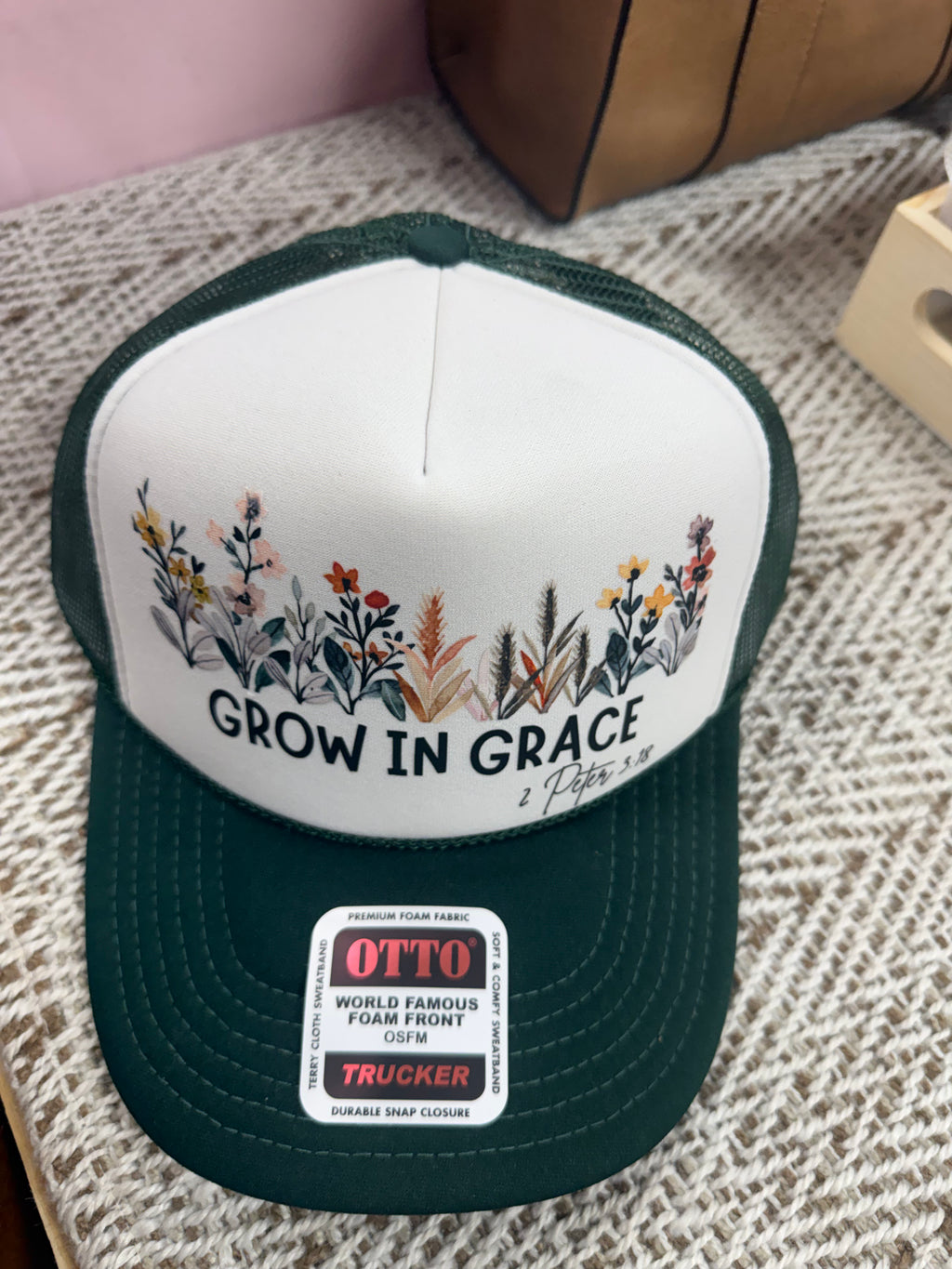 Grow in Grace Graphic Trucker Hat: No Chain