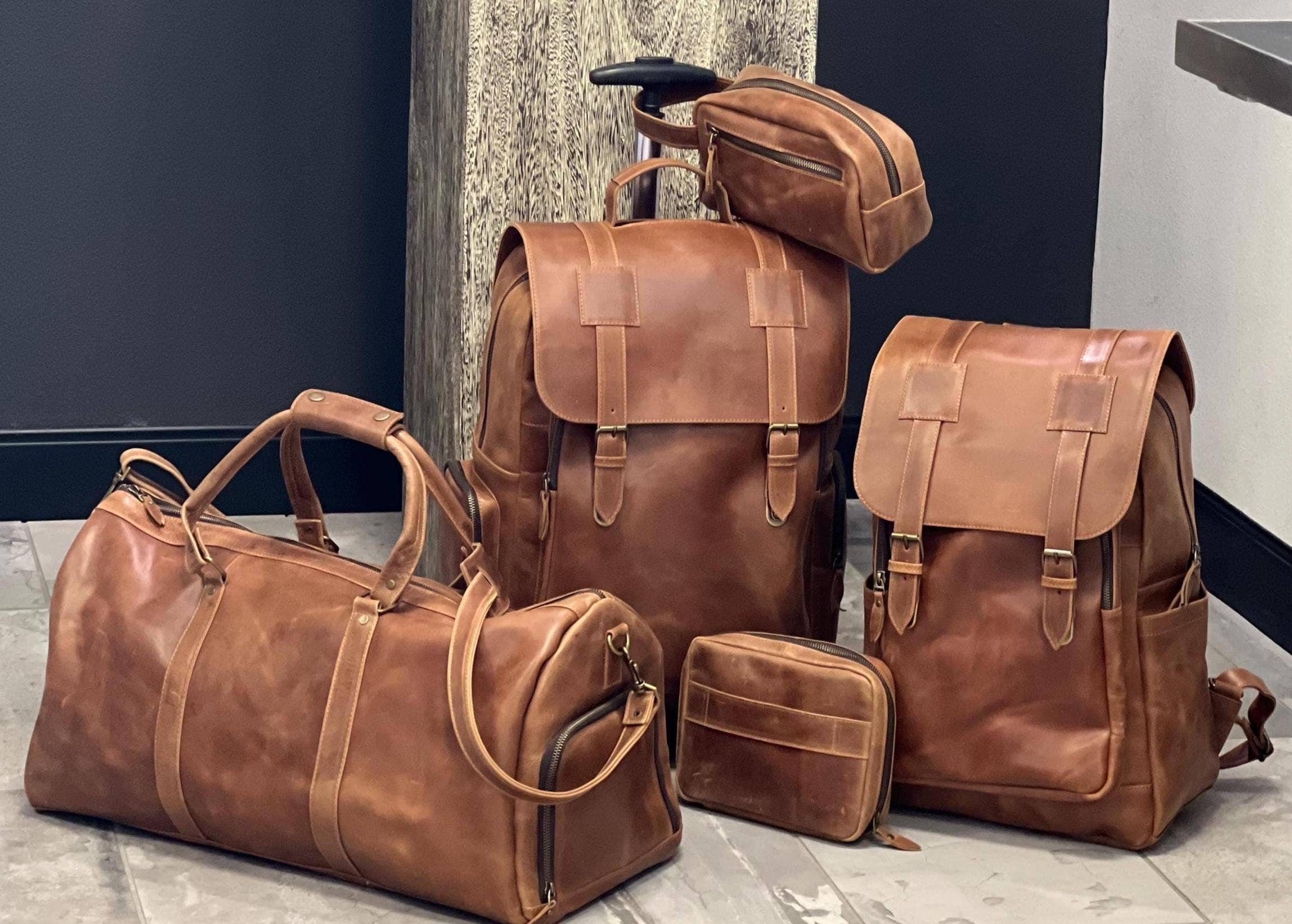 Premium Leather Men's Toiletry Dopp Kit Travel Bag